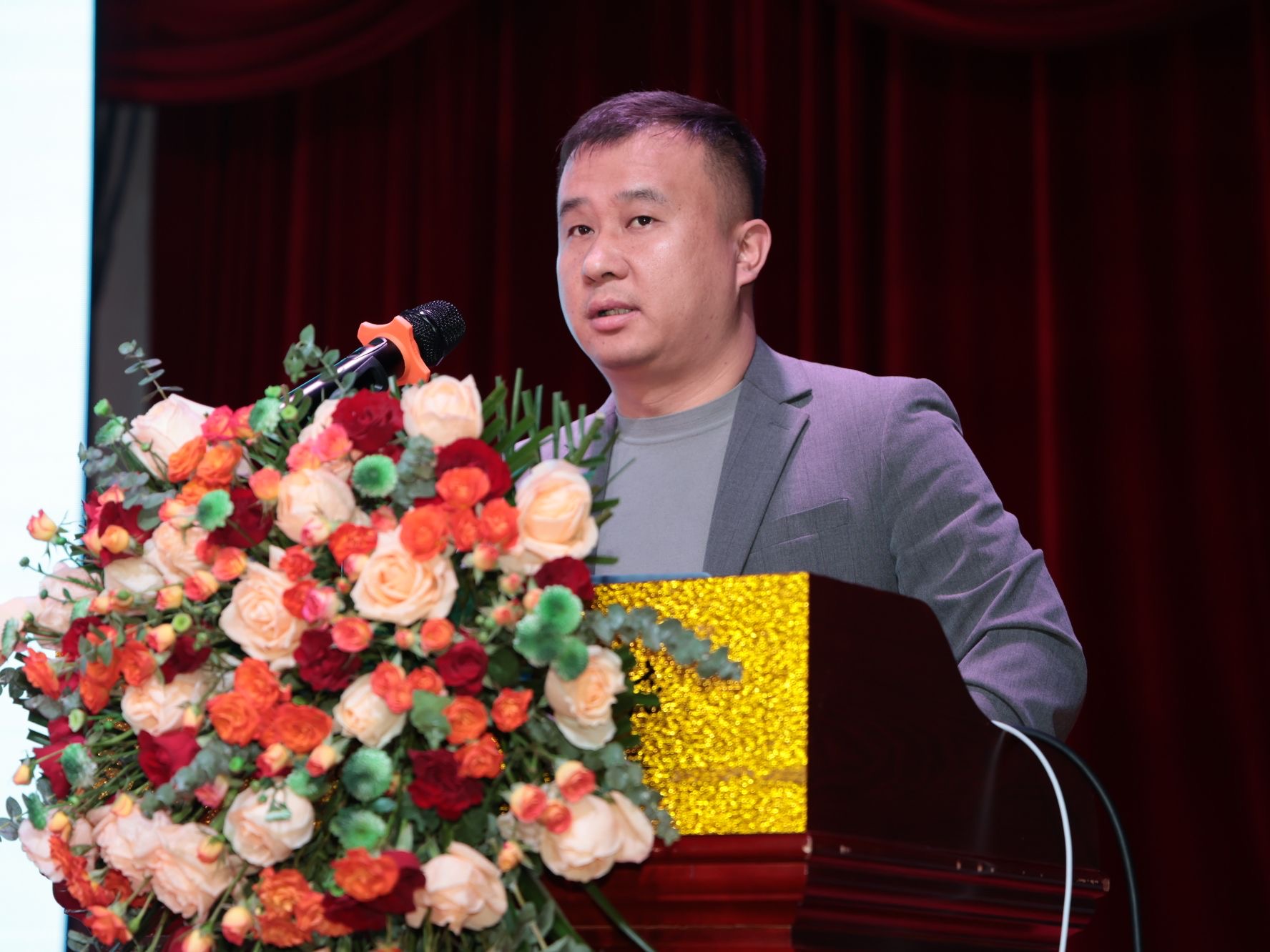 杨志龙